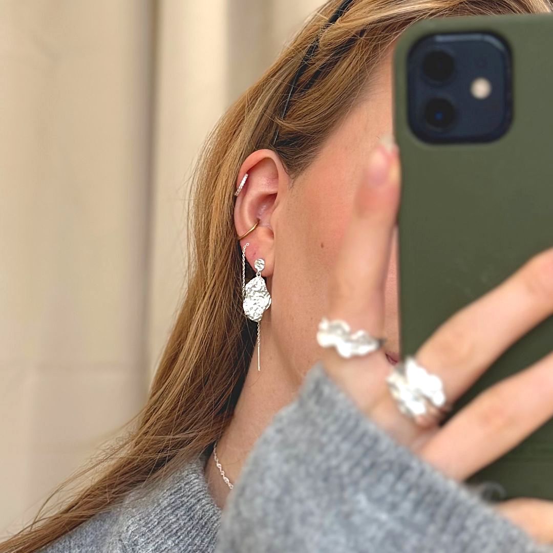 Platt Magma-hängande set