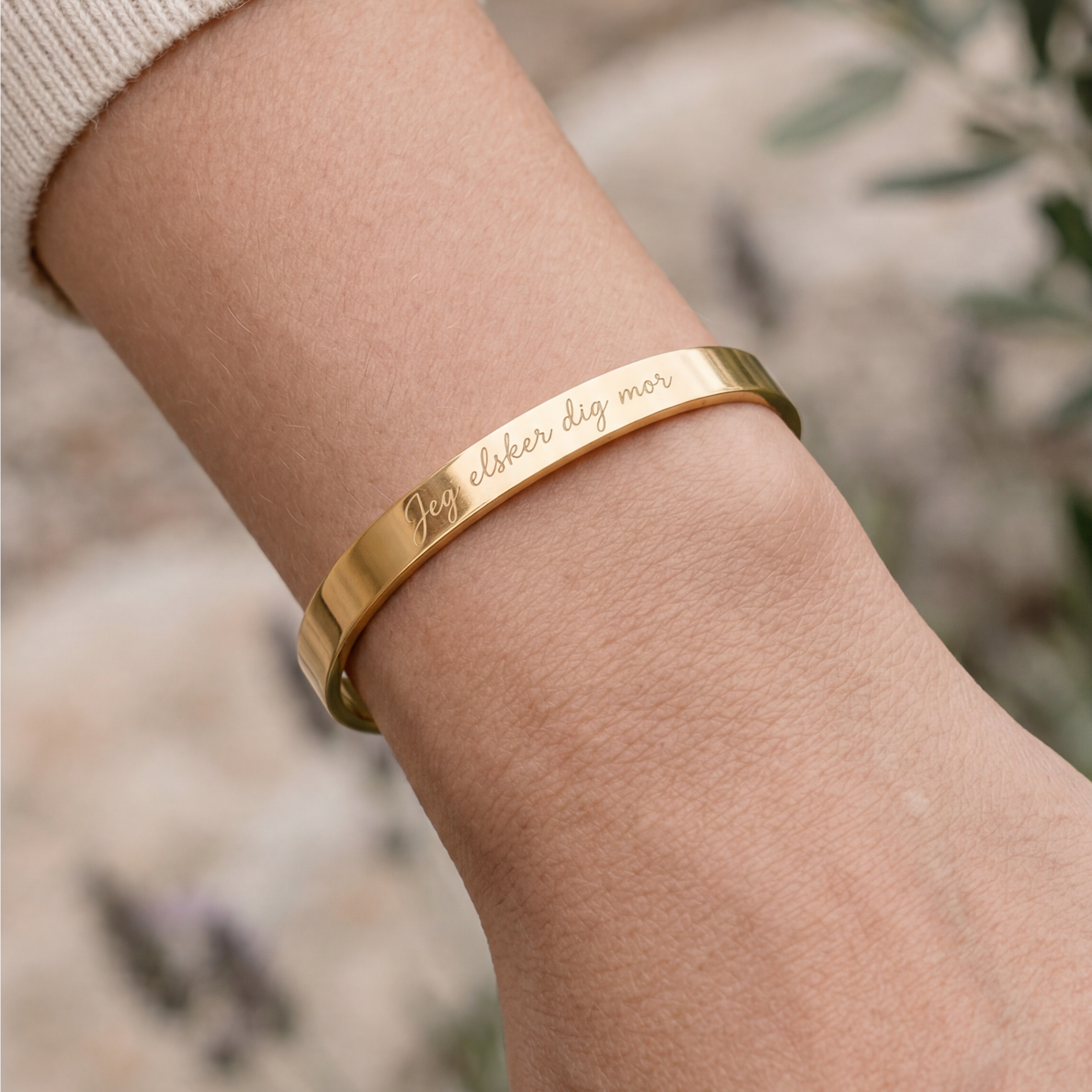 Klassiskt Mors dag-armband med gravyr