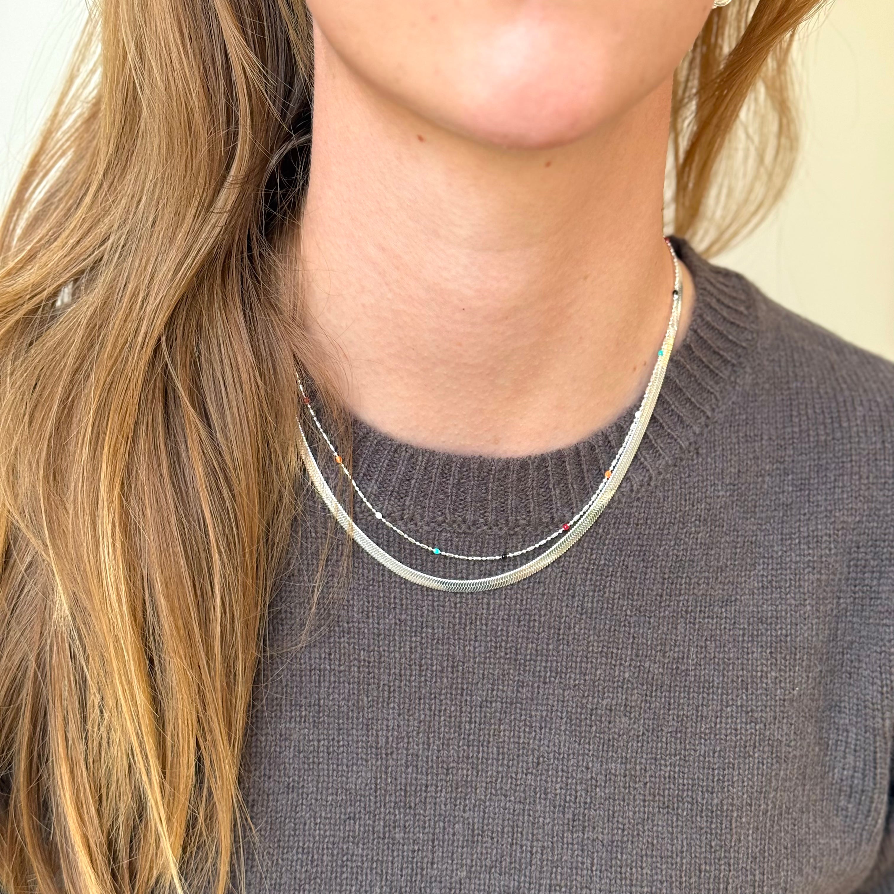 Hjärtrandigt prickigt silverset