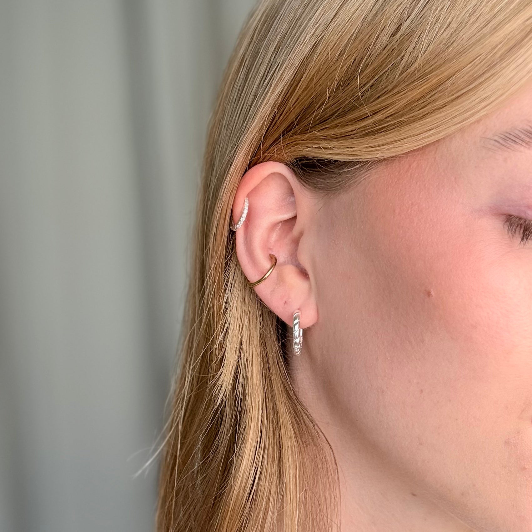 Tvinnat repset: 1 örhänge och 1 halsband