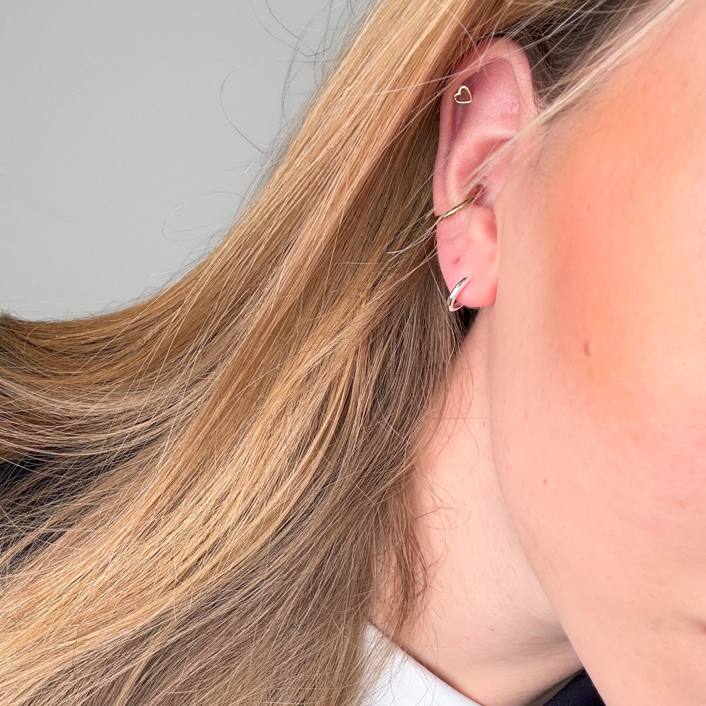 Huggie Hoop Enkelt Silverset