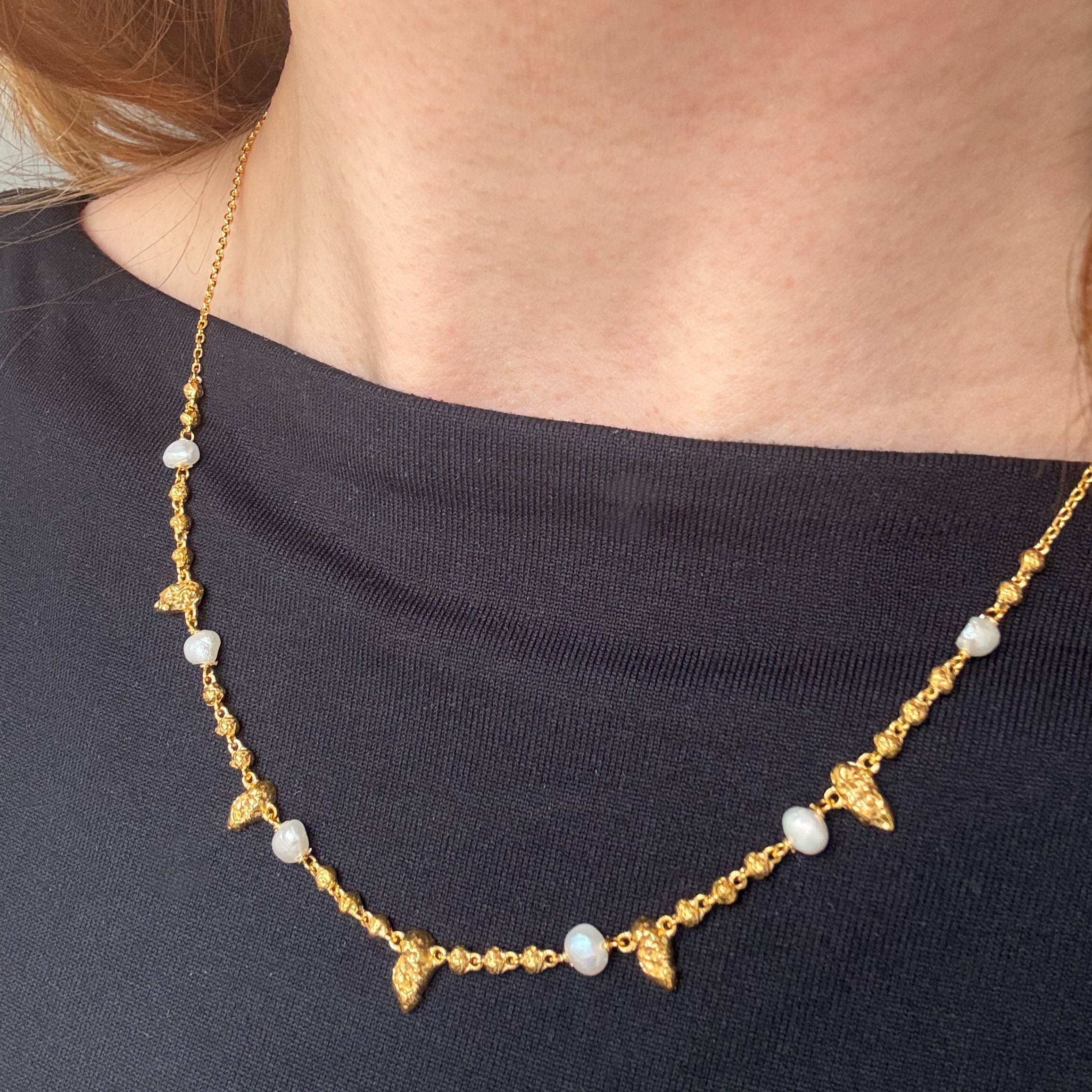 Halsband med lövpärlor, förgyllt