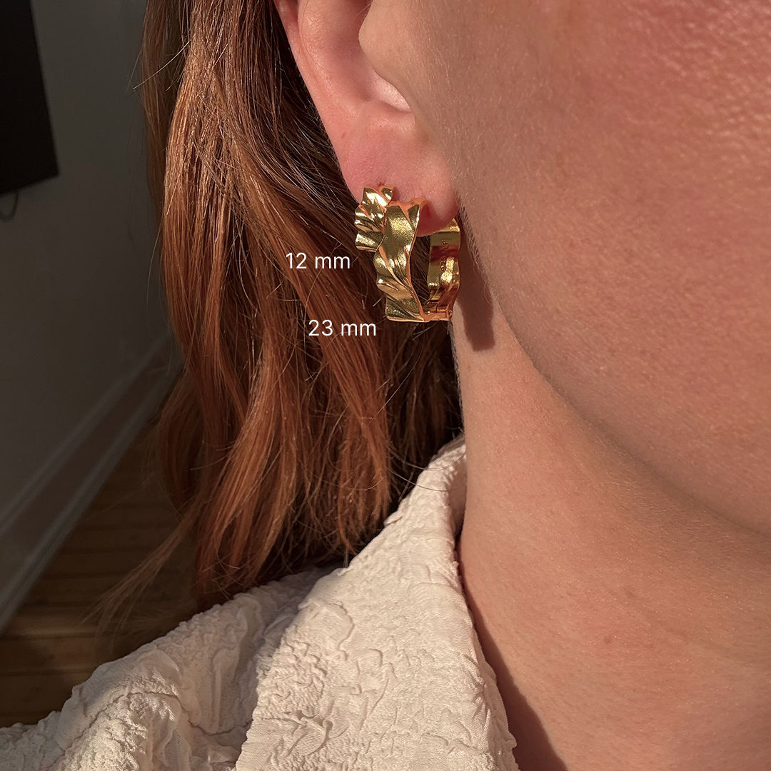 Wave Twist Hoop 12 mm Förgylld