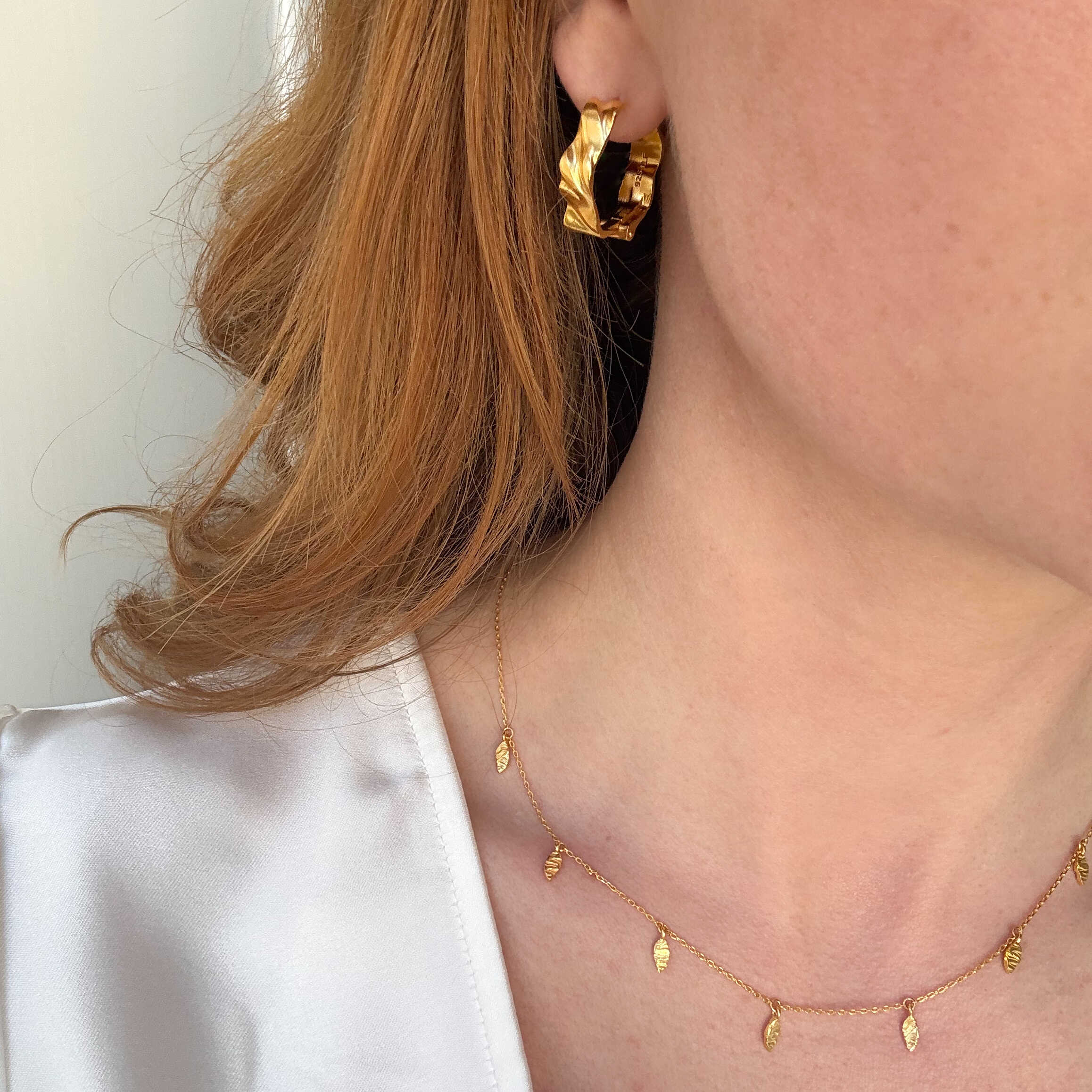 Lövhalsband Förgyllt