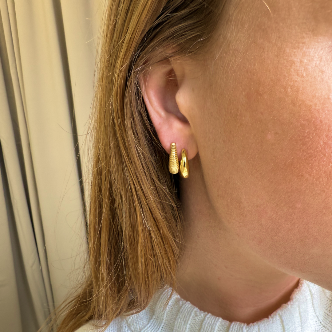 Huggie Hoop Enkelt Guldset