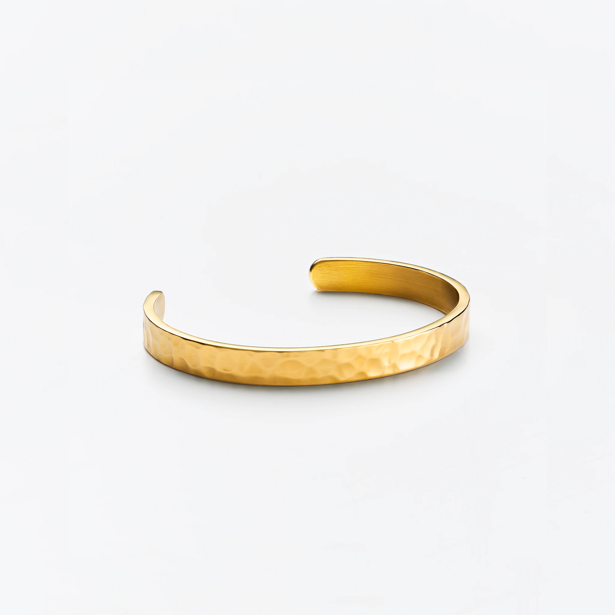 Hamret Bangle Armbånd i guld