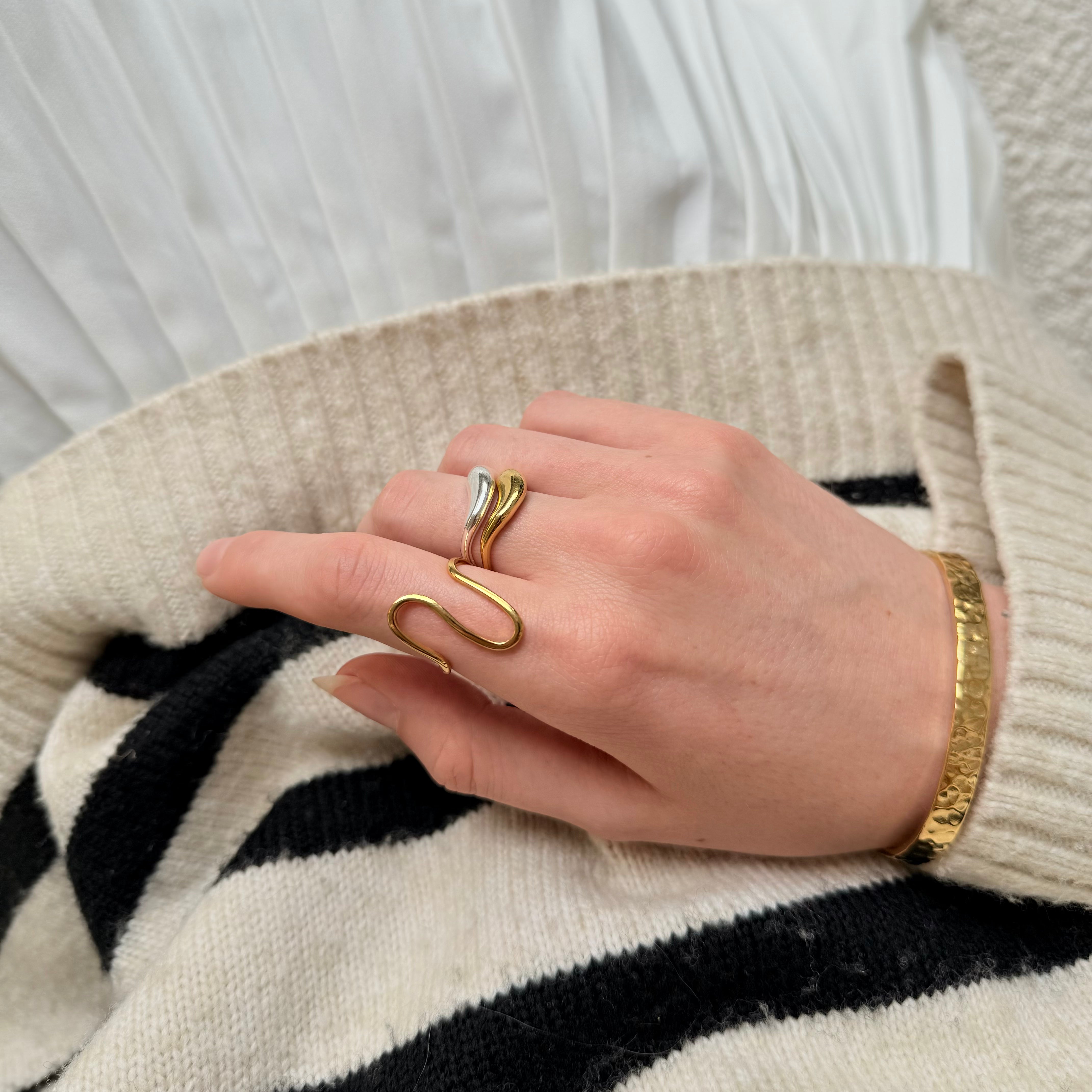 Wave Line Ring 18K Guldbelagt
med double wave ringe