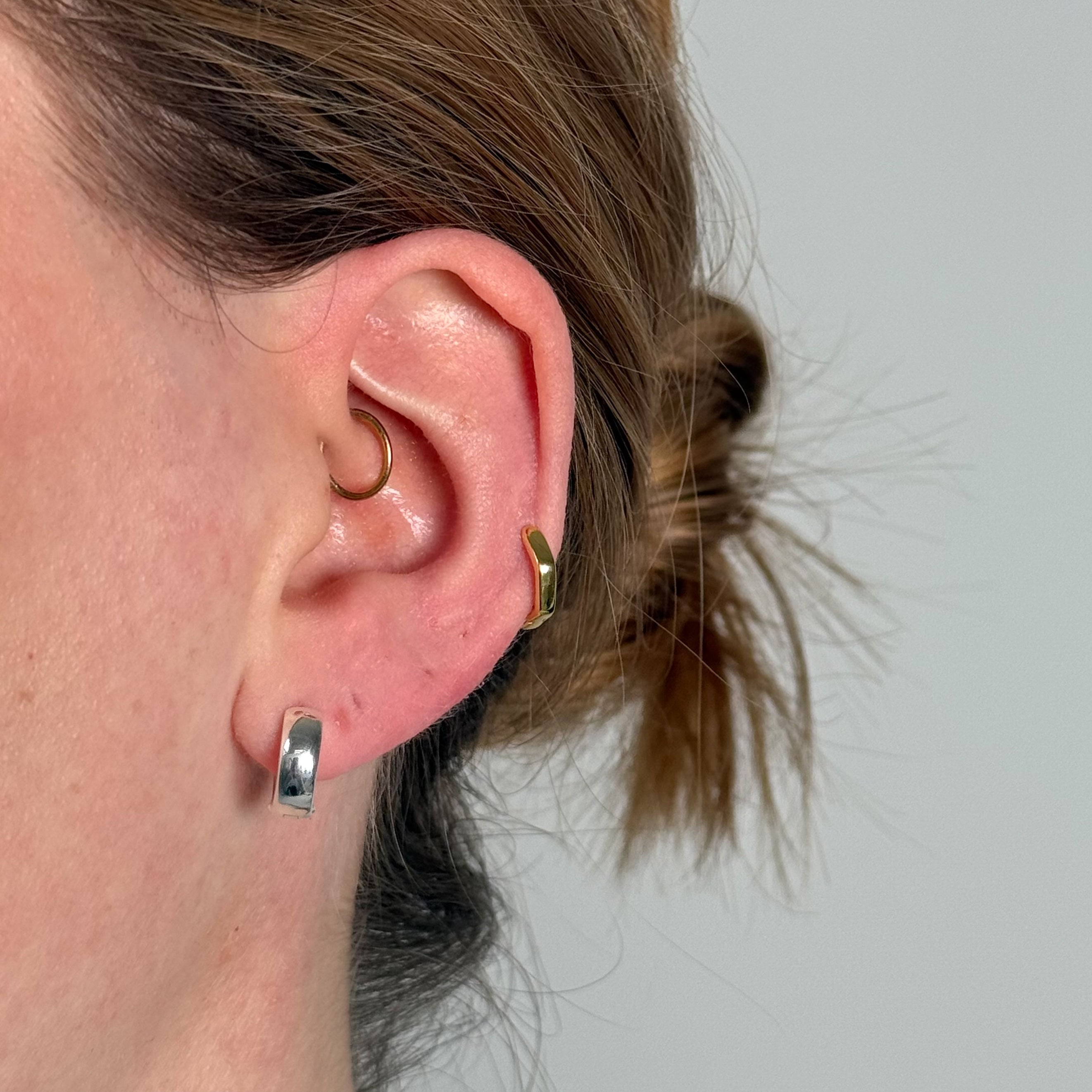 Silverpastellfärgade, grova ringar i set: 2 örhängen