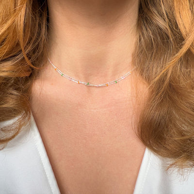 Dobbelt halskæde med farverige perler