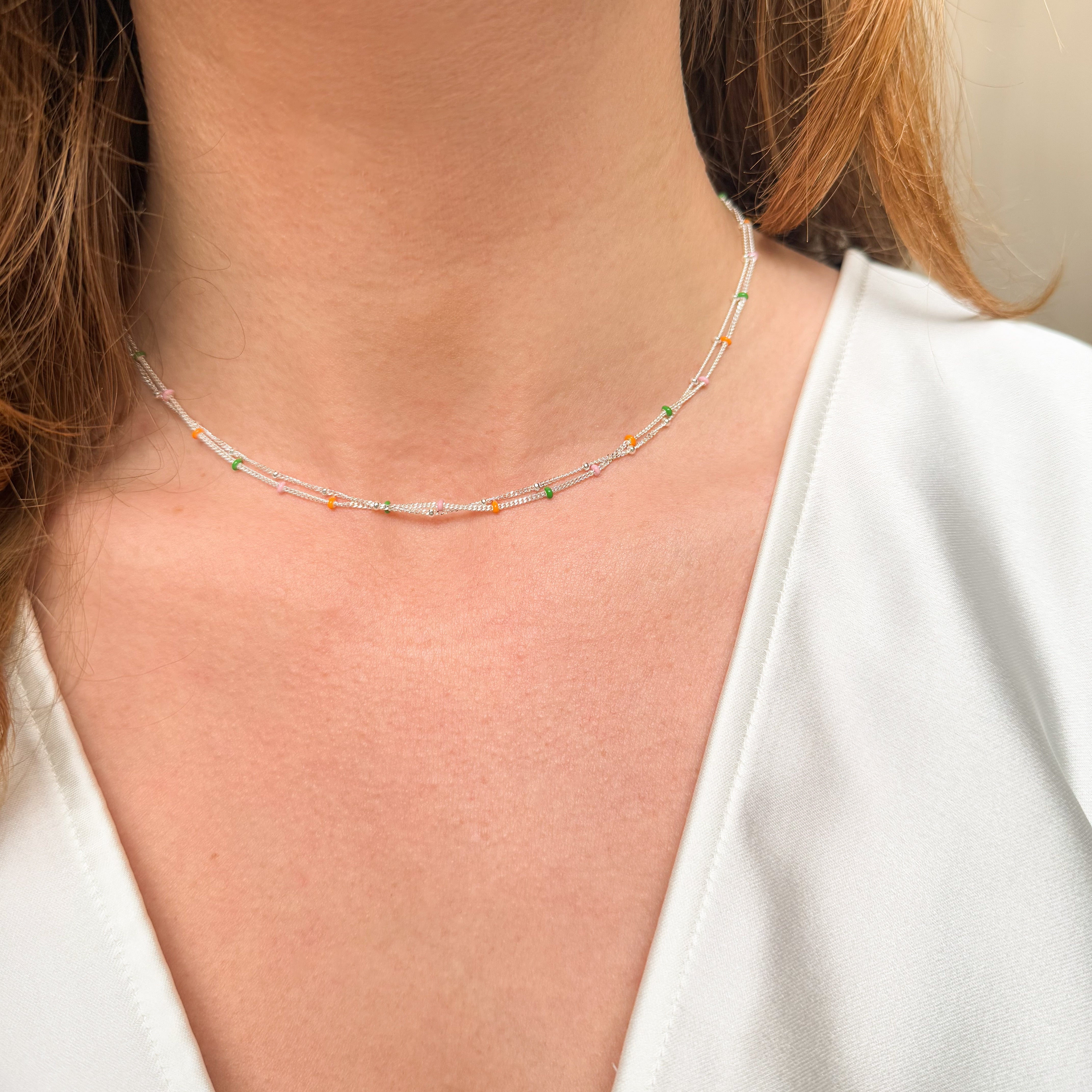 Halsband med dubbla prickar i silver