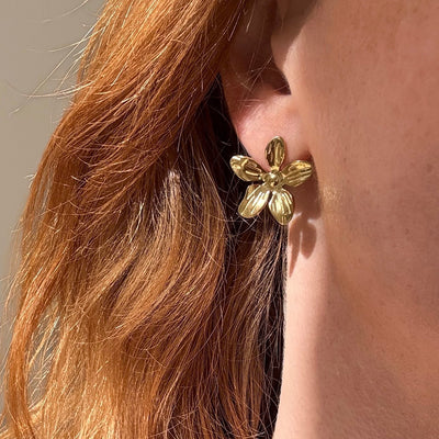 Organisk formede øreringe