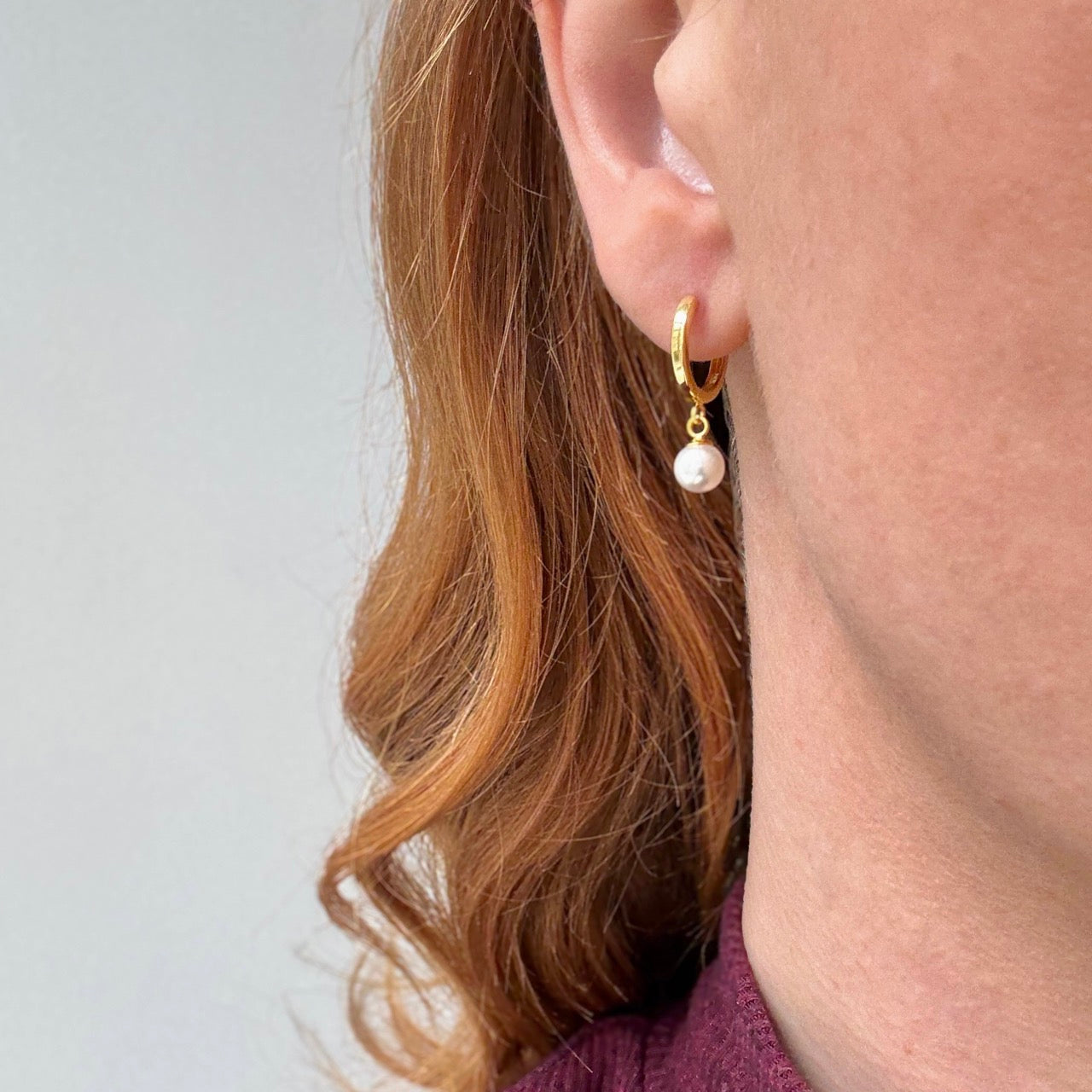 Hoop med perlevedhæng