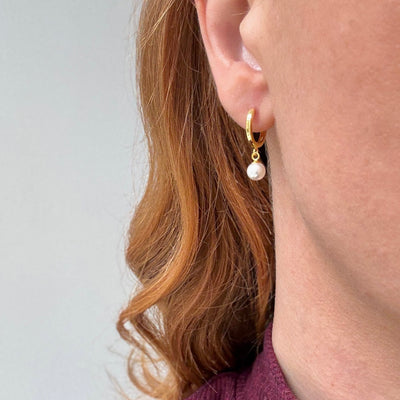 Hoop med perlevedhæng