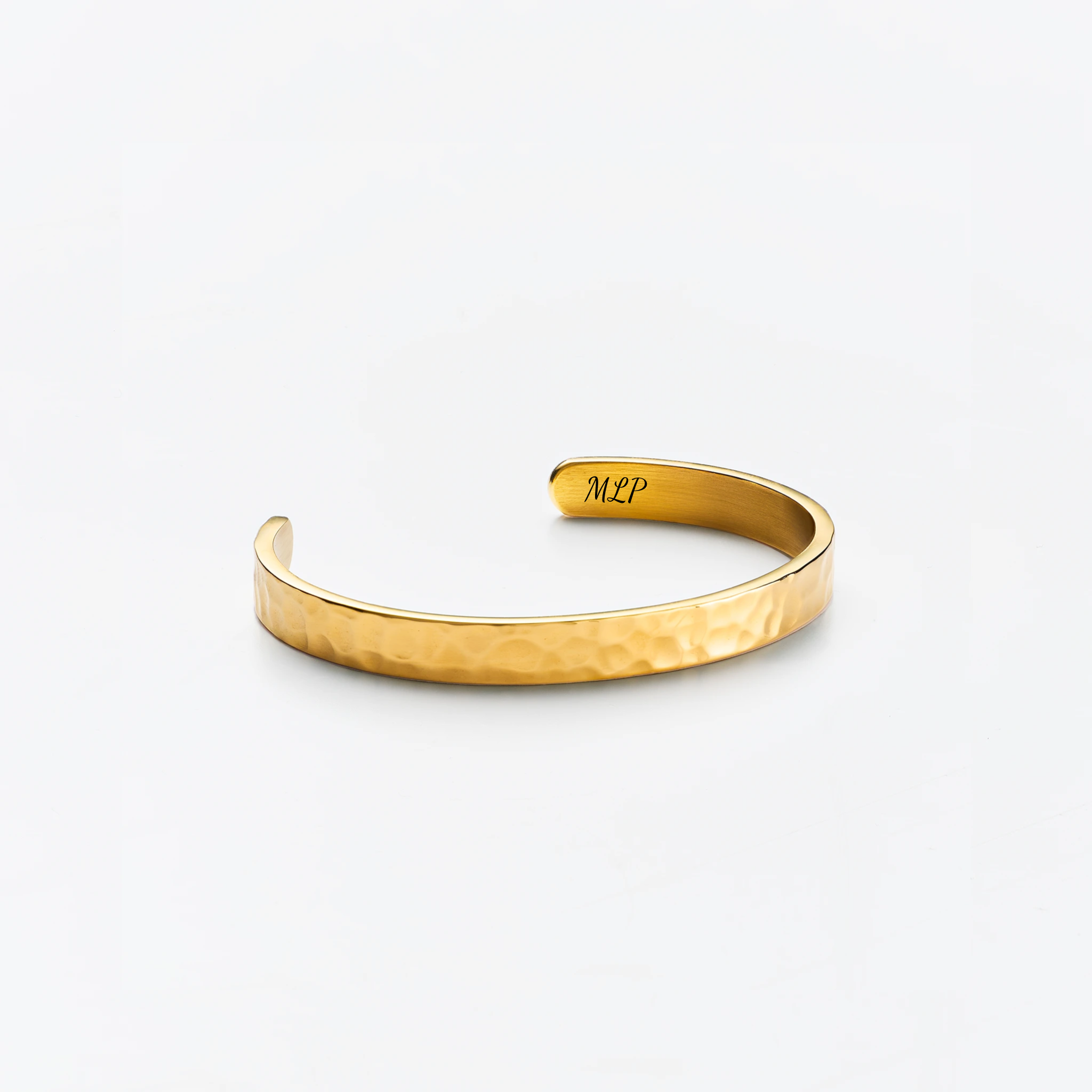 Armband med initialer gravyr