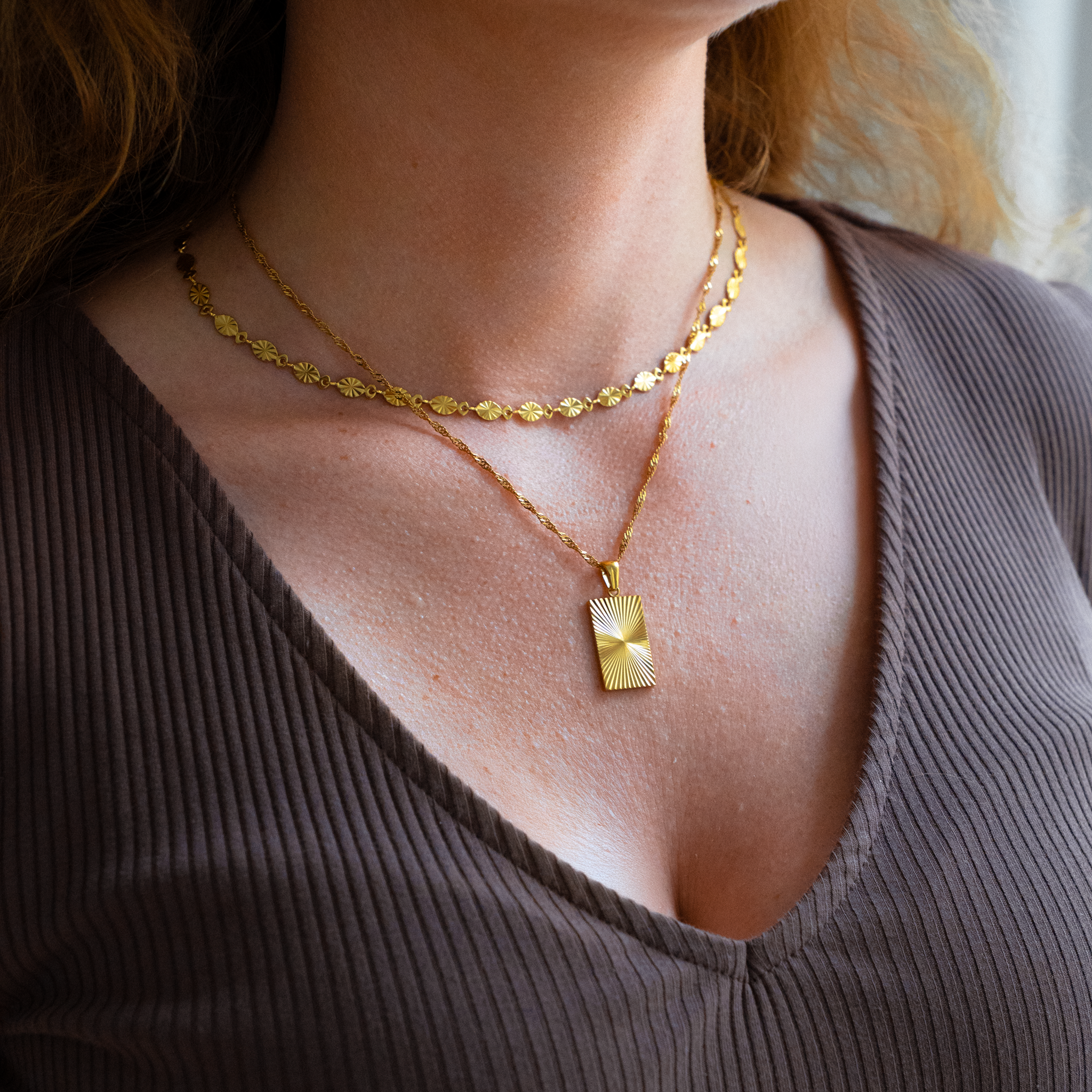Initialer Sol Fyrkantigt Halsband