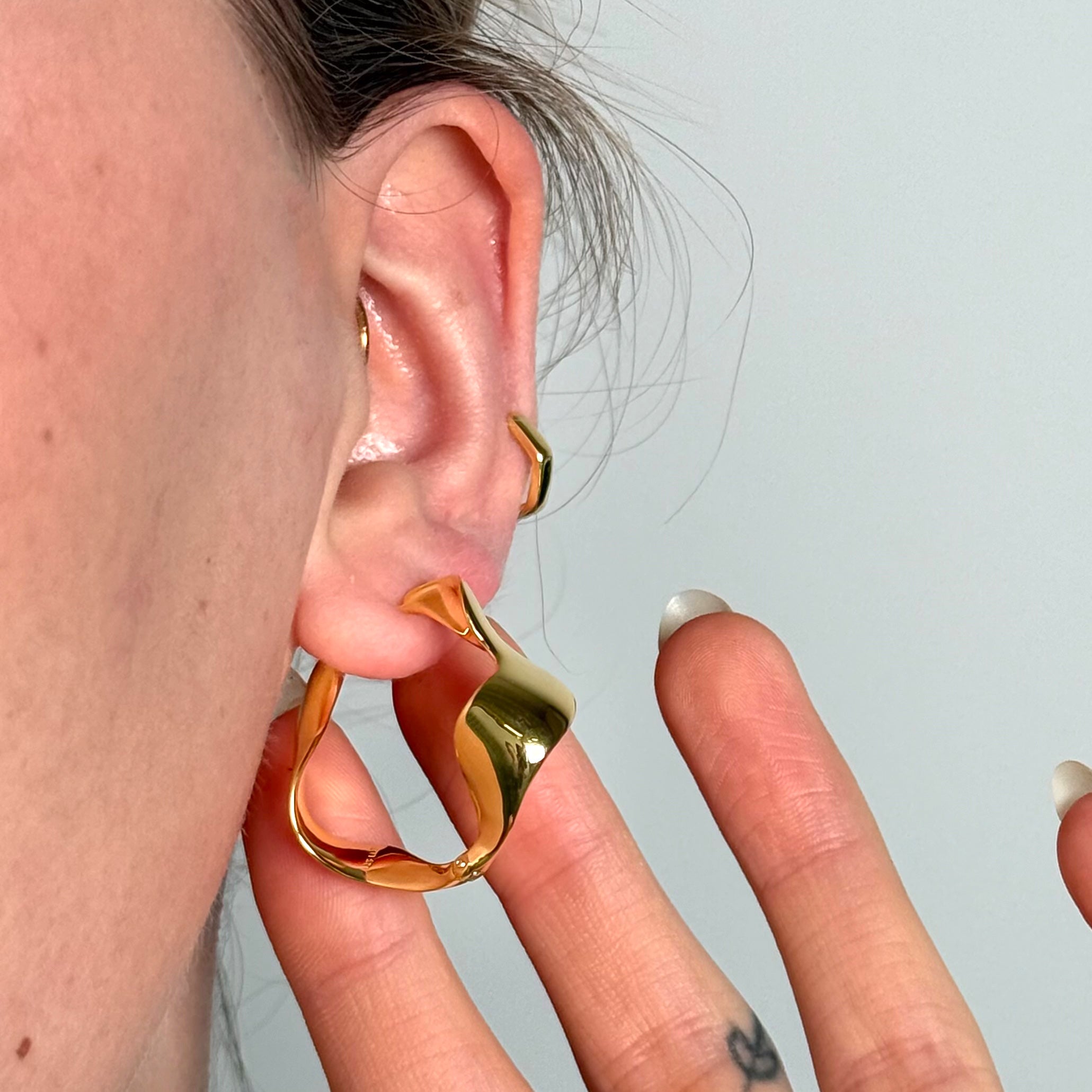 Armband och vågset: 2 armband och 1 örhänge