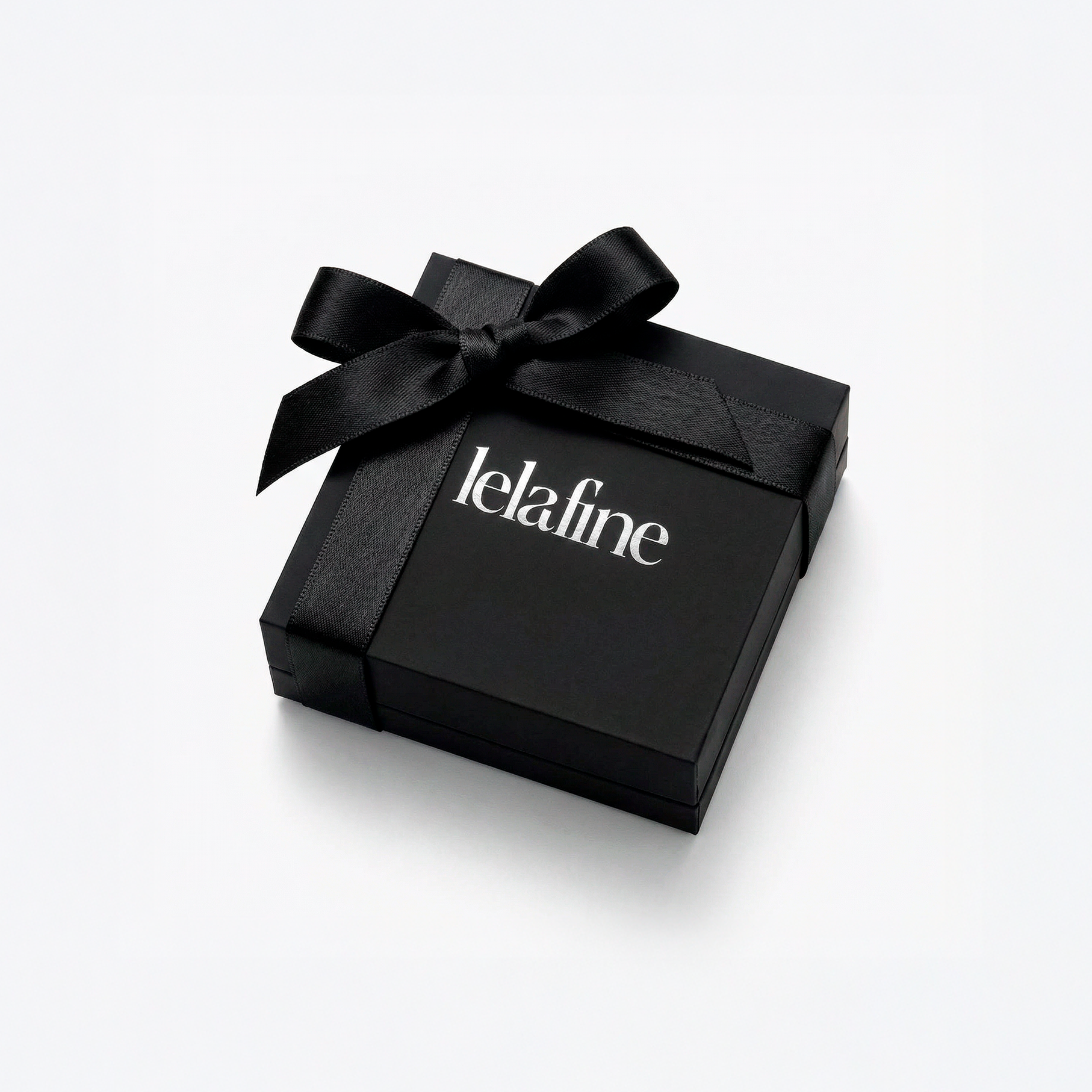 Böjda örhängen i silver