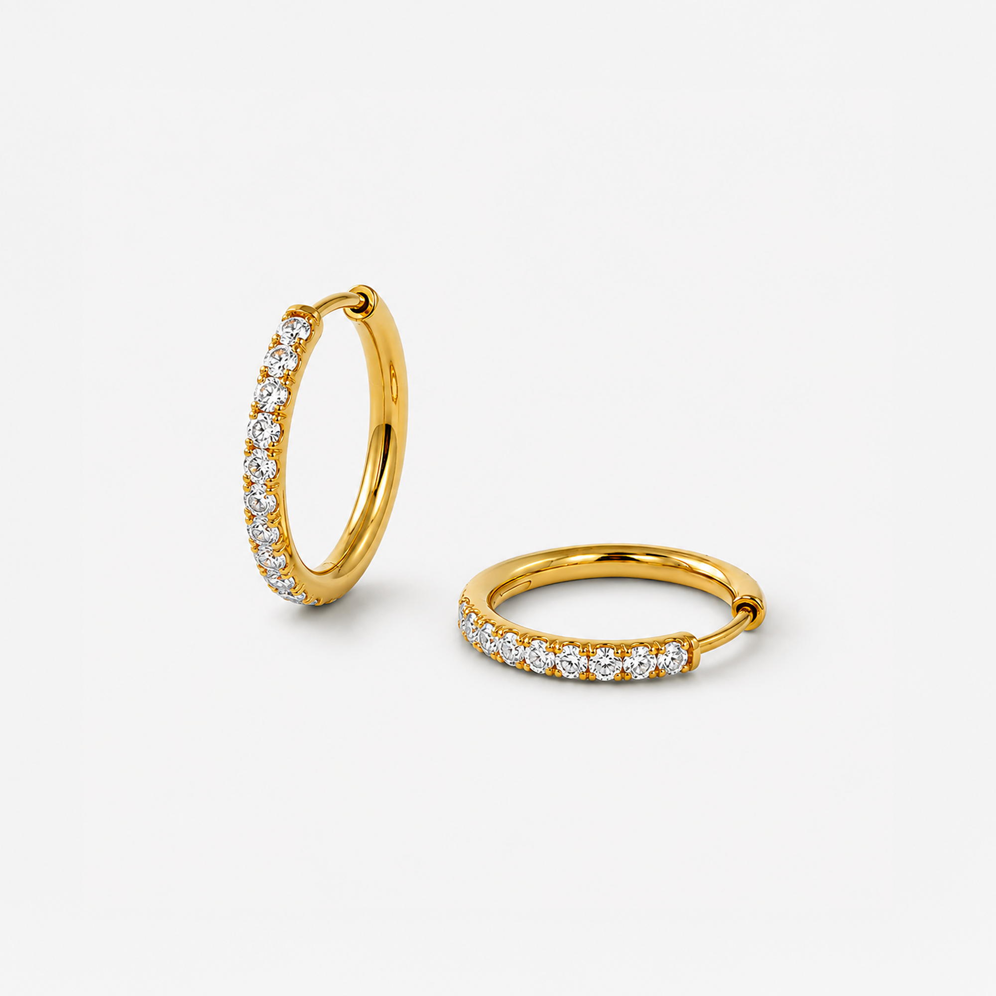 Kristallörhängen 18K guldpläterade 12mm