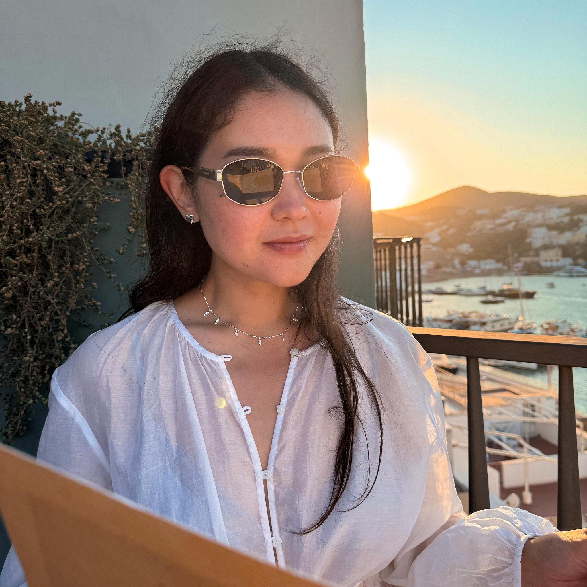 Halskæde med sølv detaljer