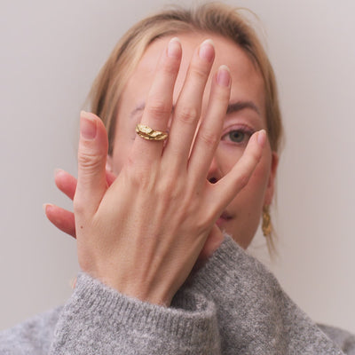 Ring med rustik overflade