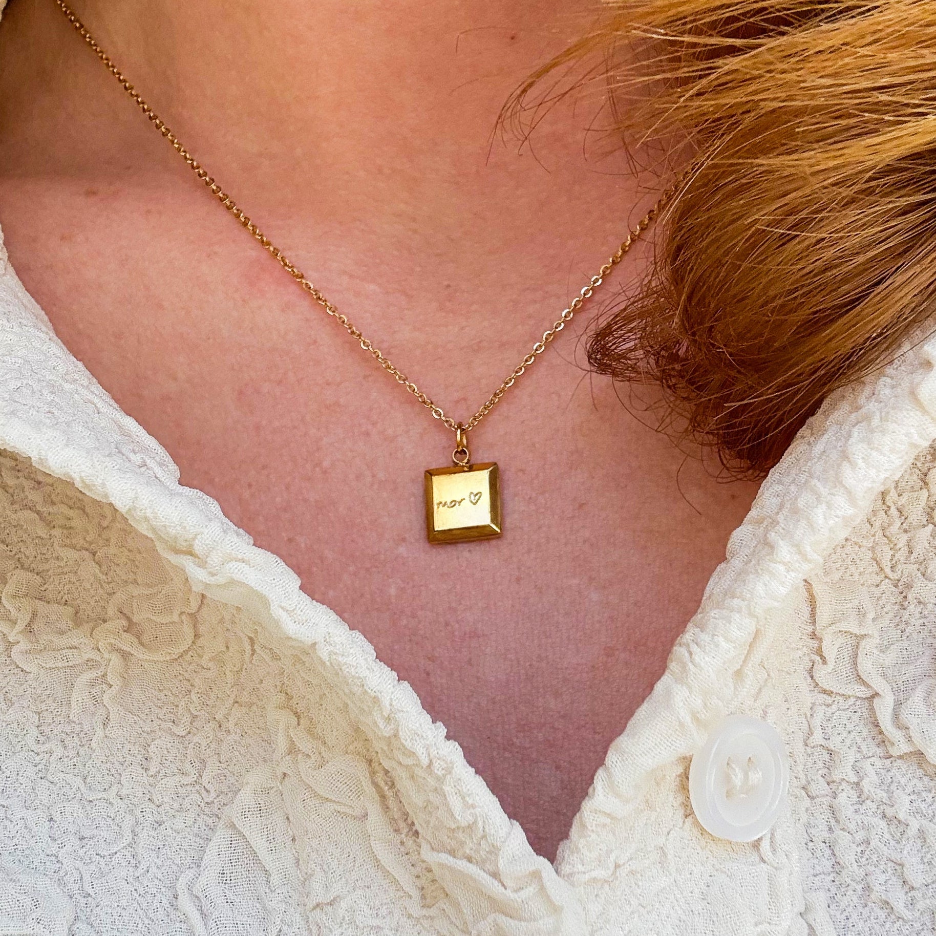 Mor Fyrkantigt Halsband